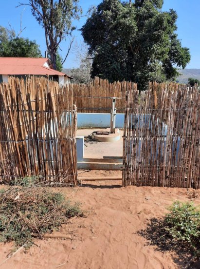Budowa studni w Ambohidratrimo i Antsirabe (Madagaskar)