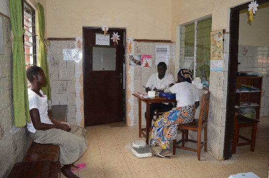 Pomoc laboratoriom w ośrodkach zdrowia (Togo)