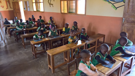 Podręczniki dla szkoły podstawowej w Essiengbot (Kamerun)