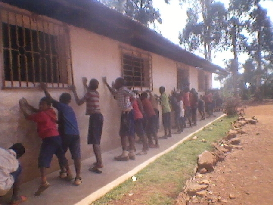 Sala komputerowa dla uczniów w Ndiembou (Kamerun)