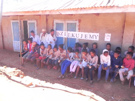 Edukacja ubogich dzieci w Fialofa (Madagaskar)