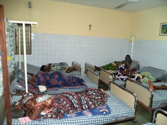 Przenośne USG ratuje życie i zdrowie kobiet w Lome (Togo)