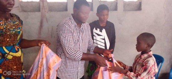 Wyposażenie świetlicy i dożywianie sierot w Kinszasa w Demokratycznej Republice Konga