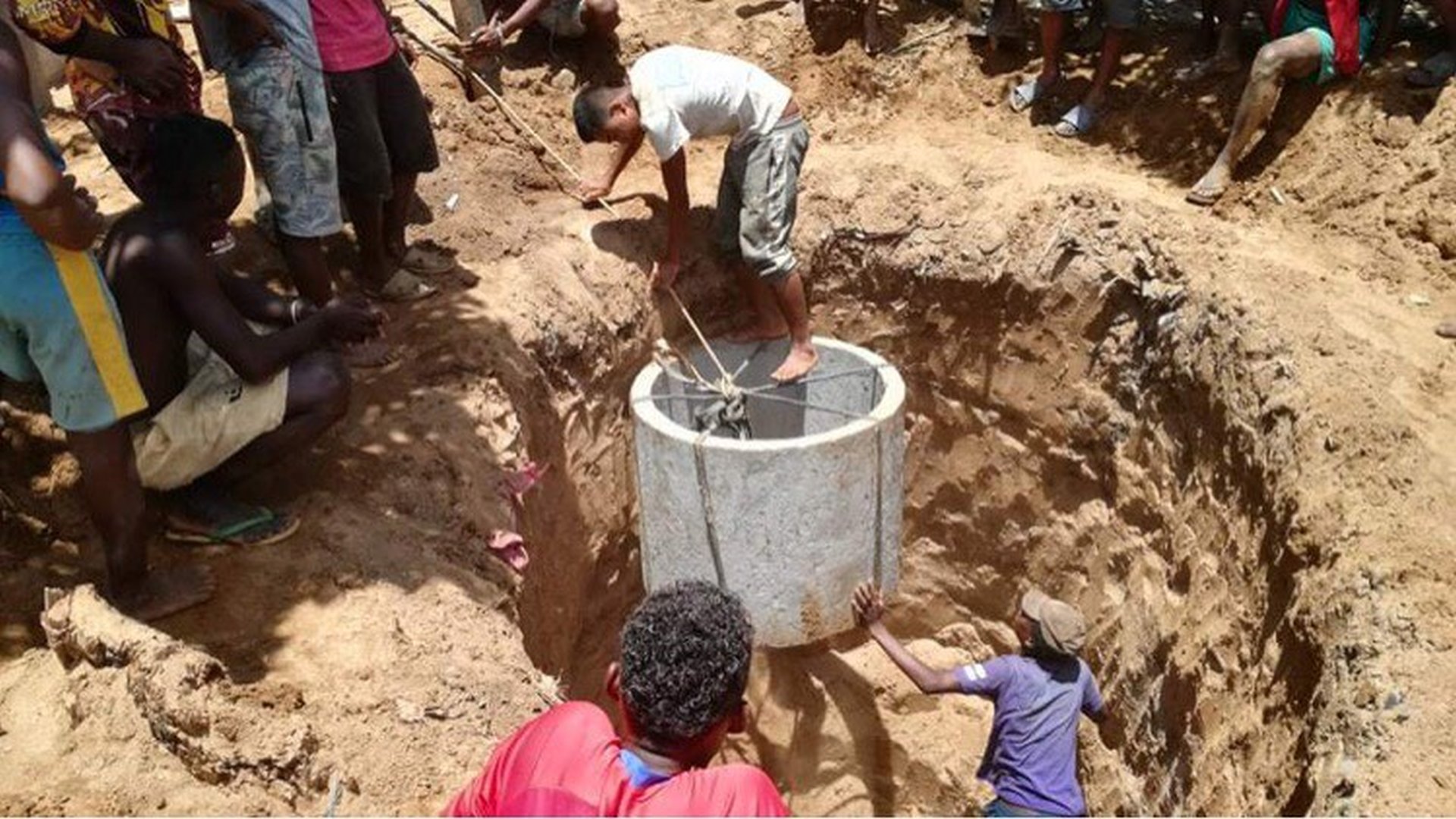 Budowa studni w Antsohikiely i Croisement Malakialina (Madagaskar)