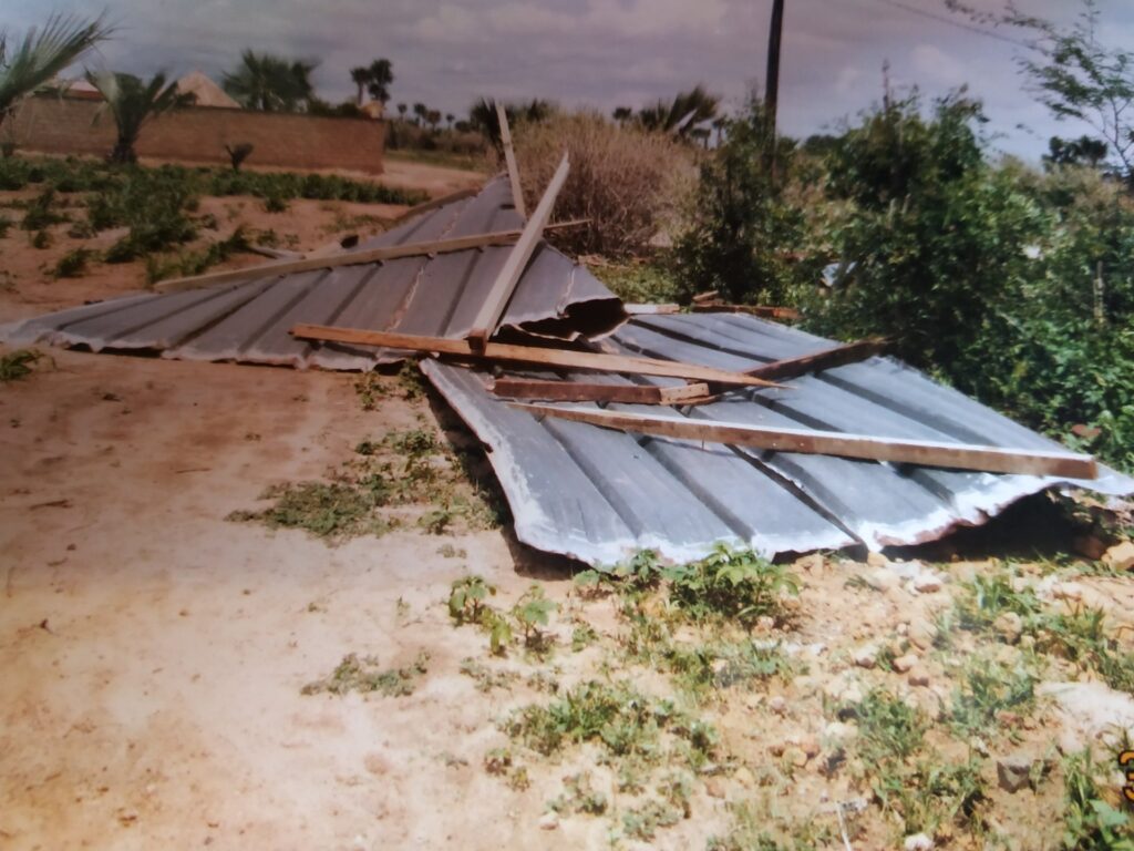 Dach dla domu kobiet w Pandienou-Lehar (Senegal)