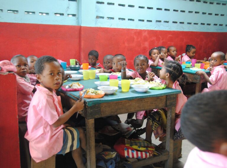 Edukacja i utrzymanie dzieci na Madagaskarze
