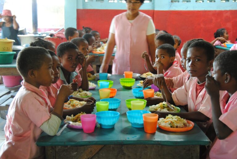 Edukacja i utrzymanie dzieci na Madagaskarze