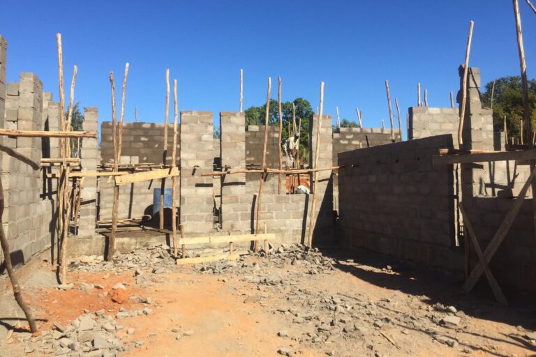 II faza budowy szpitala w Mampikony (Madagaskar)