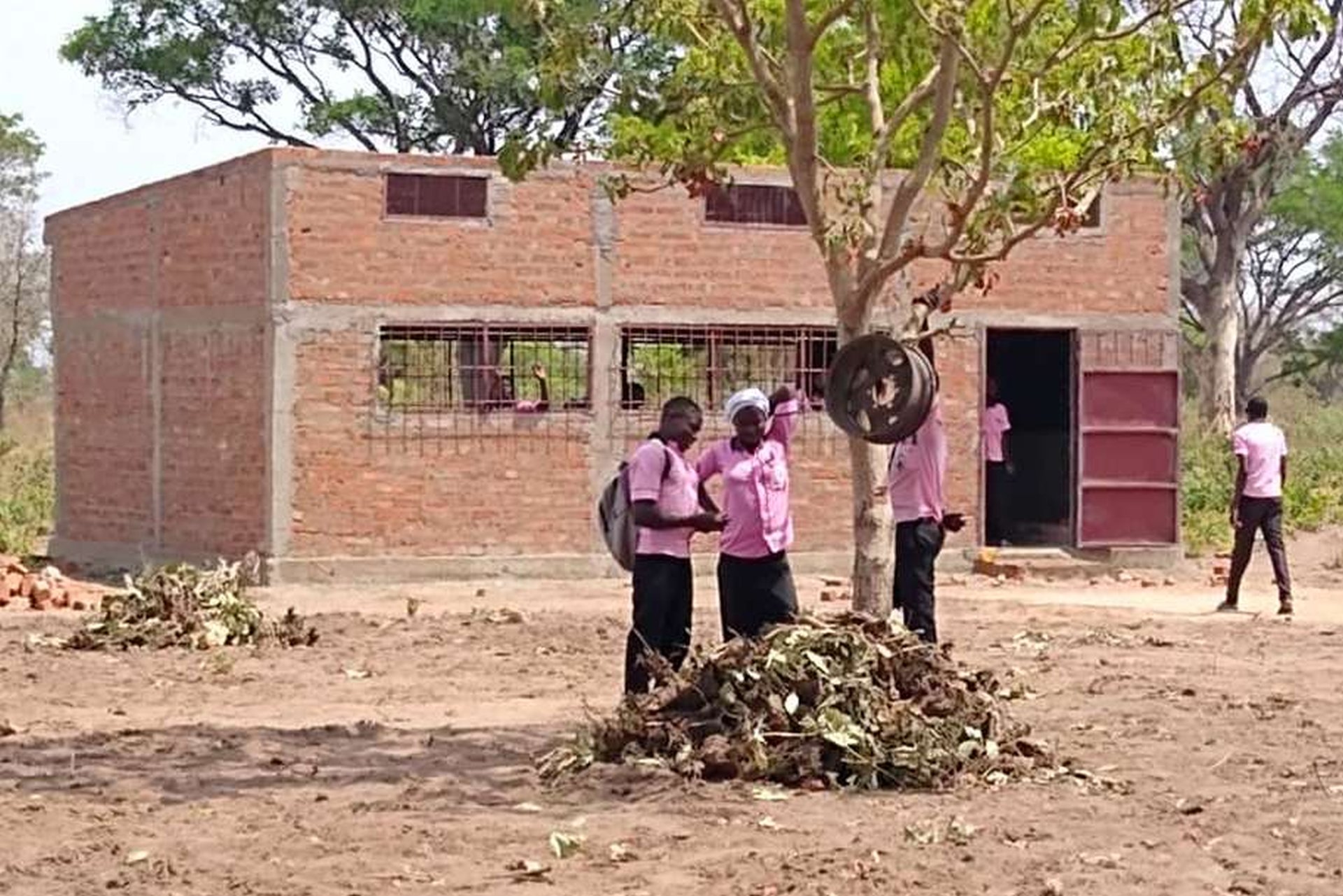 Rozbudowa gimnazjum w Mbaikoro (Czad)