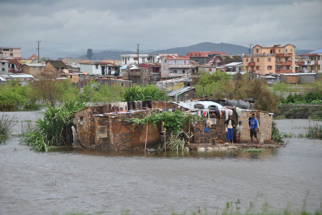 Pomoc powodzianom w Antananarywie (Madagaskar)