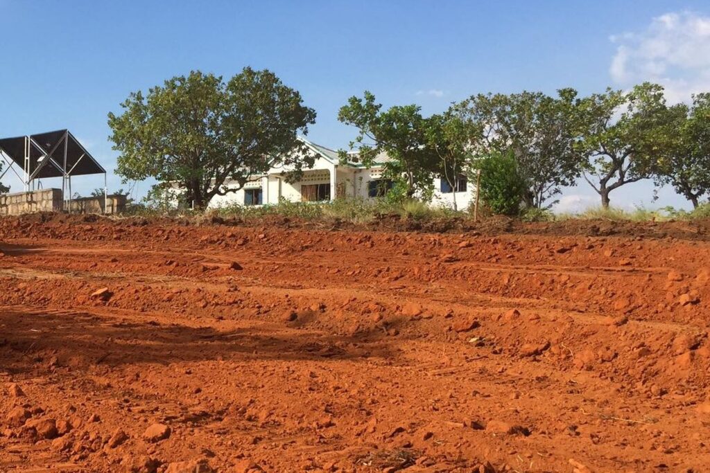 Zakup ziemi pod przyszłe budynki szpitala w Mampikony (Madagaskar)