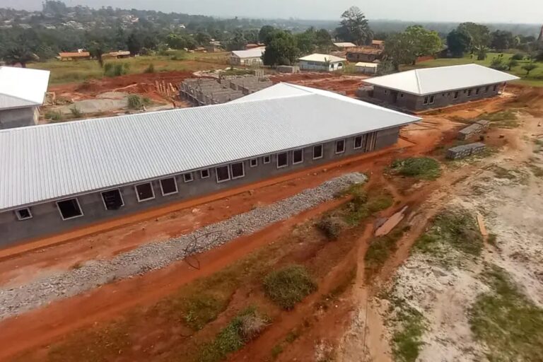 Centrum medyczne w Abong Mbang (Kamerun)