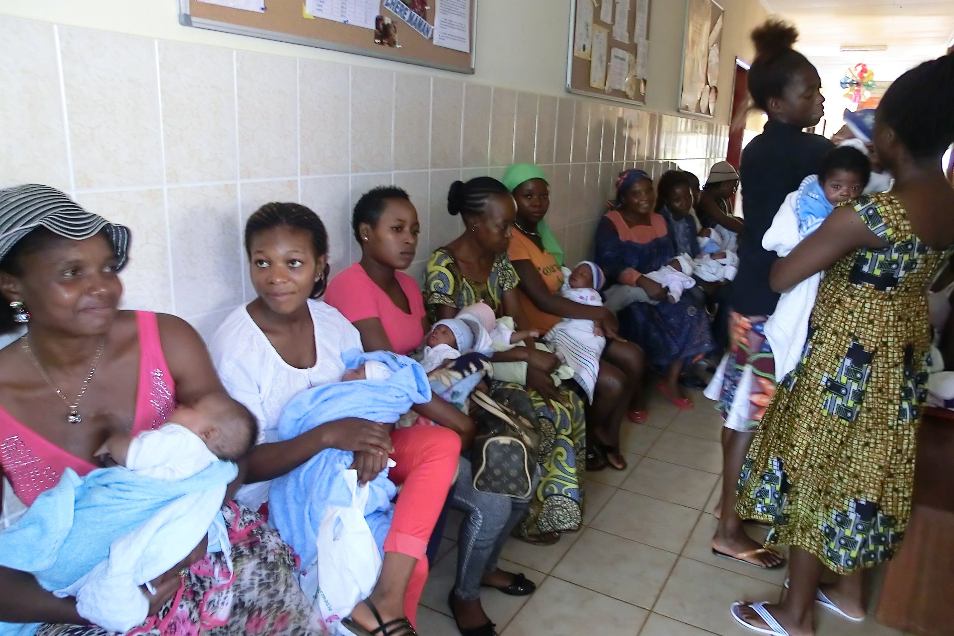 Wsparcie przychodni zdrowia w Ayos (Kamerun)