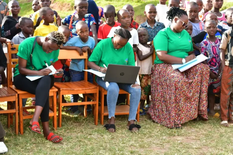 Maszyny do szycia dla dziewcząt w Rwandzie