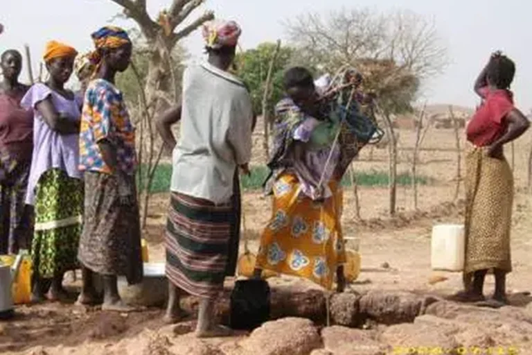 Woda pitna dla wsi Bolomakote (Burkina Faso)