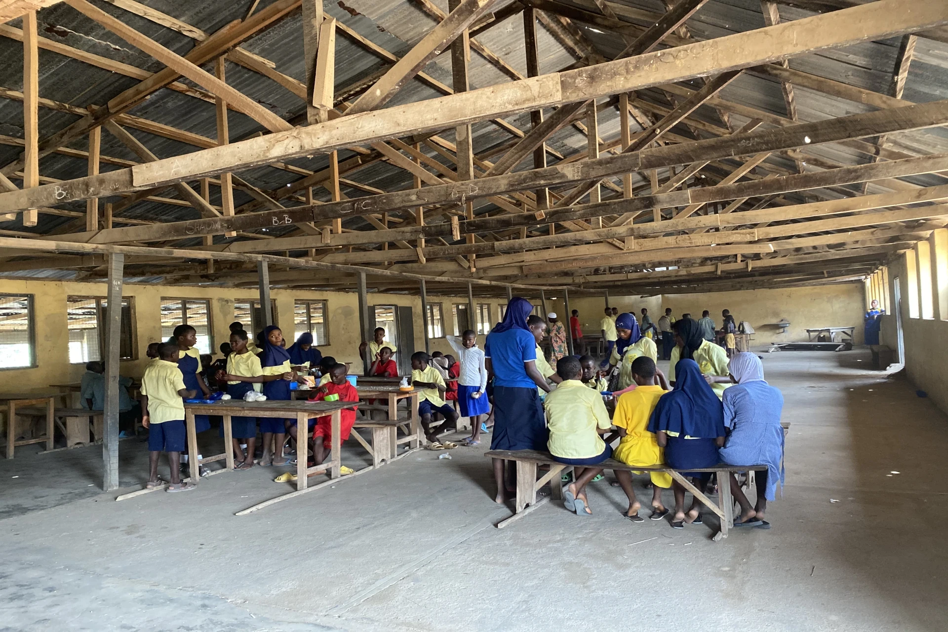 Panele słoneczne dla szkoły podstawowej w Ejigbo (Nigeria)