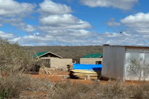 Sklep odzieżowy dla Masajów (Tanzania)