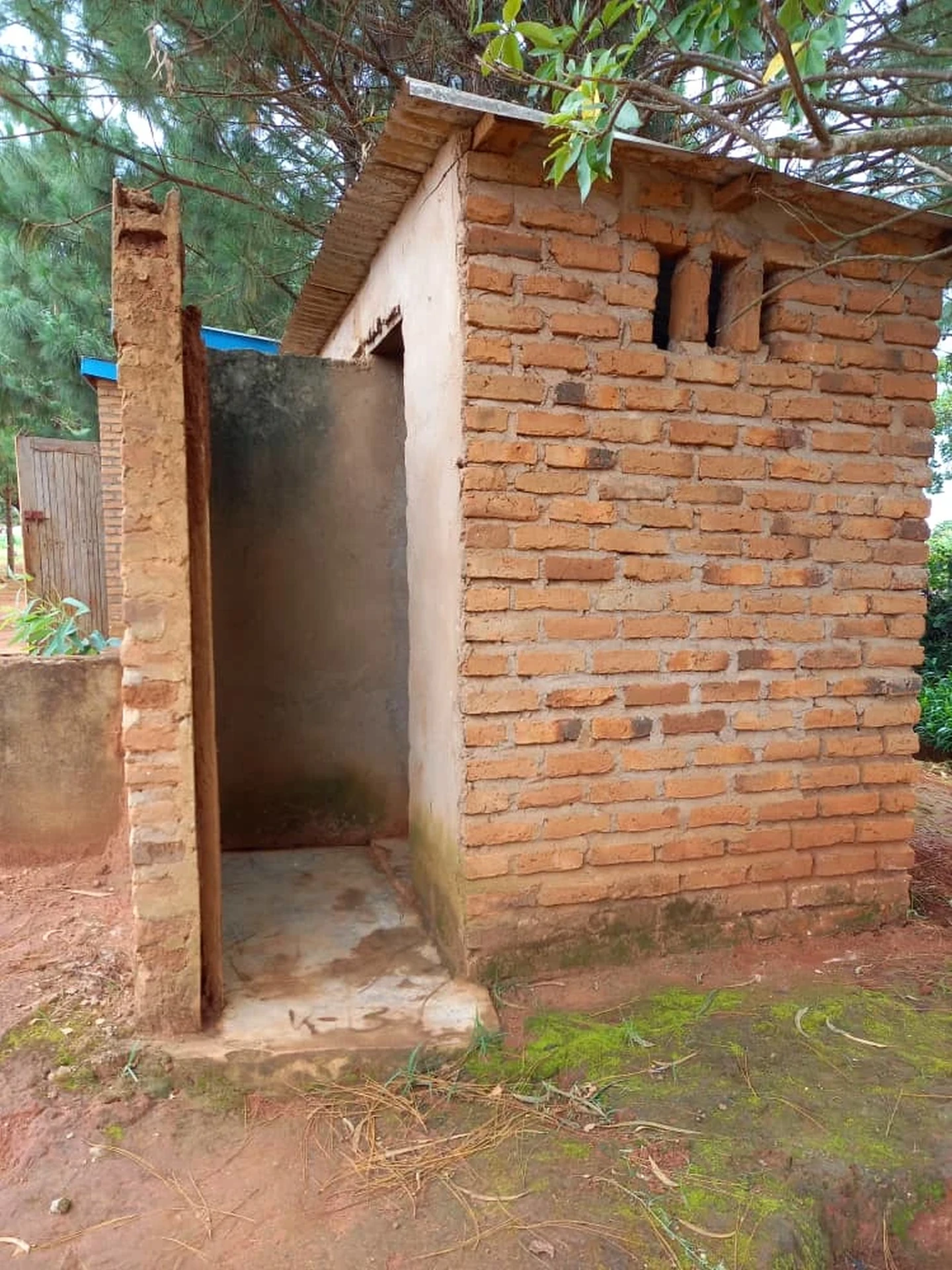 Łazienek dla szkoły podstawowej w Mzuzu (Malawi)