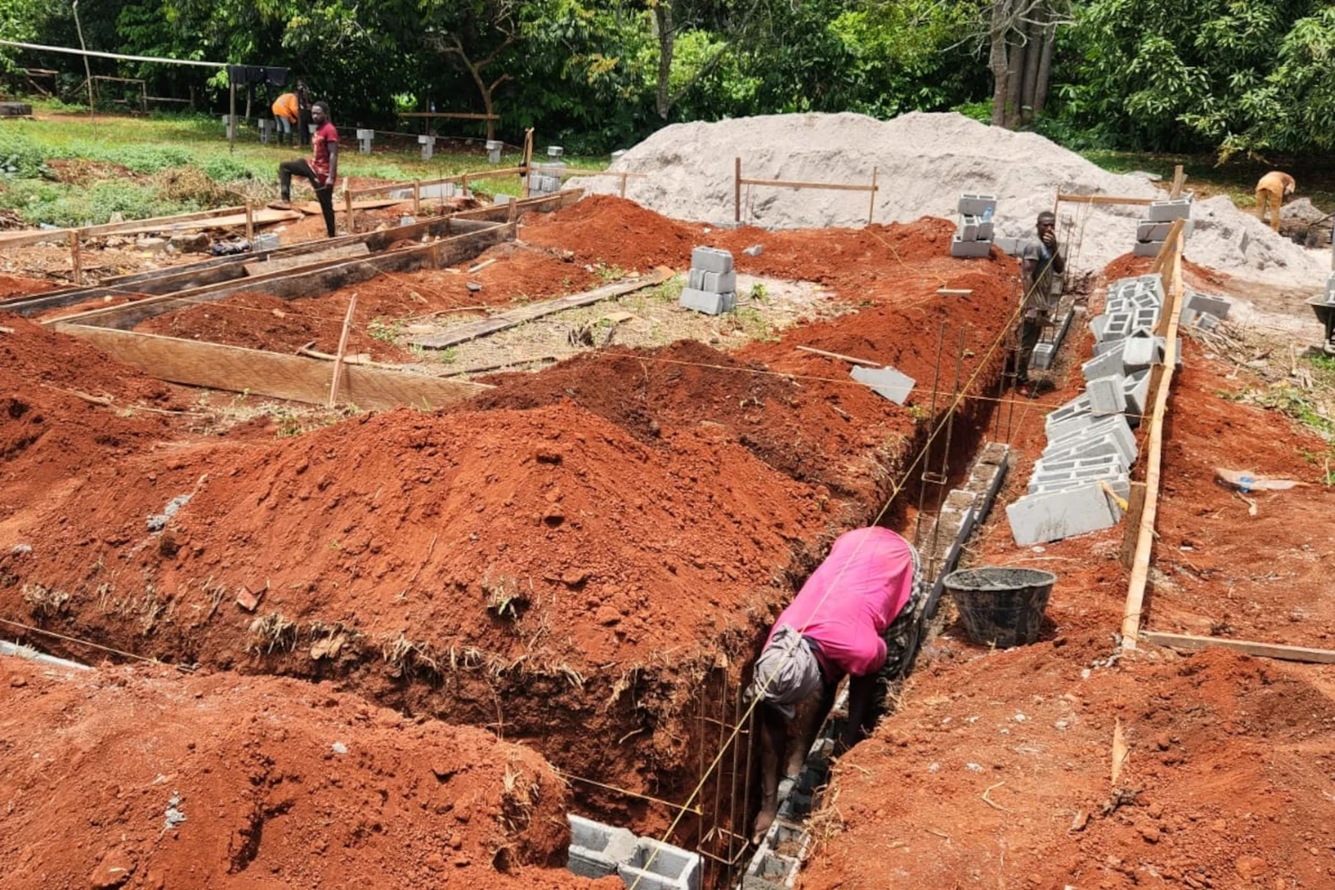 Budowa mieszkań dla nauczycieli w Abong Mbang (Kamerun)