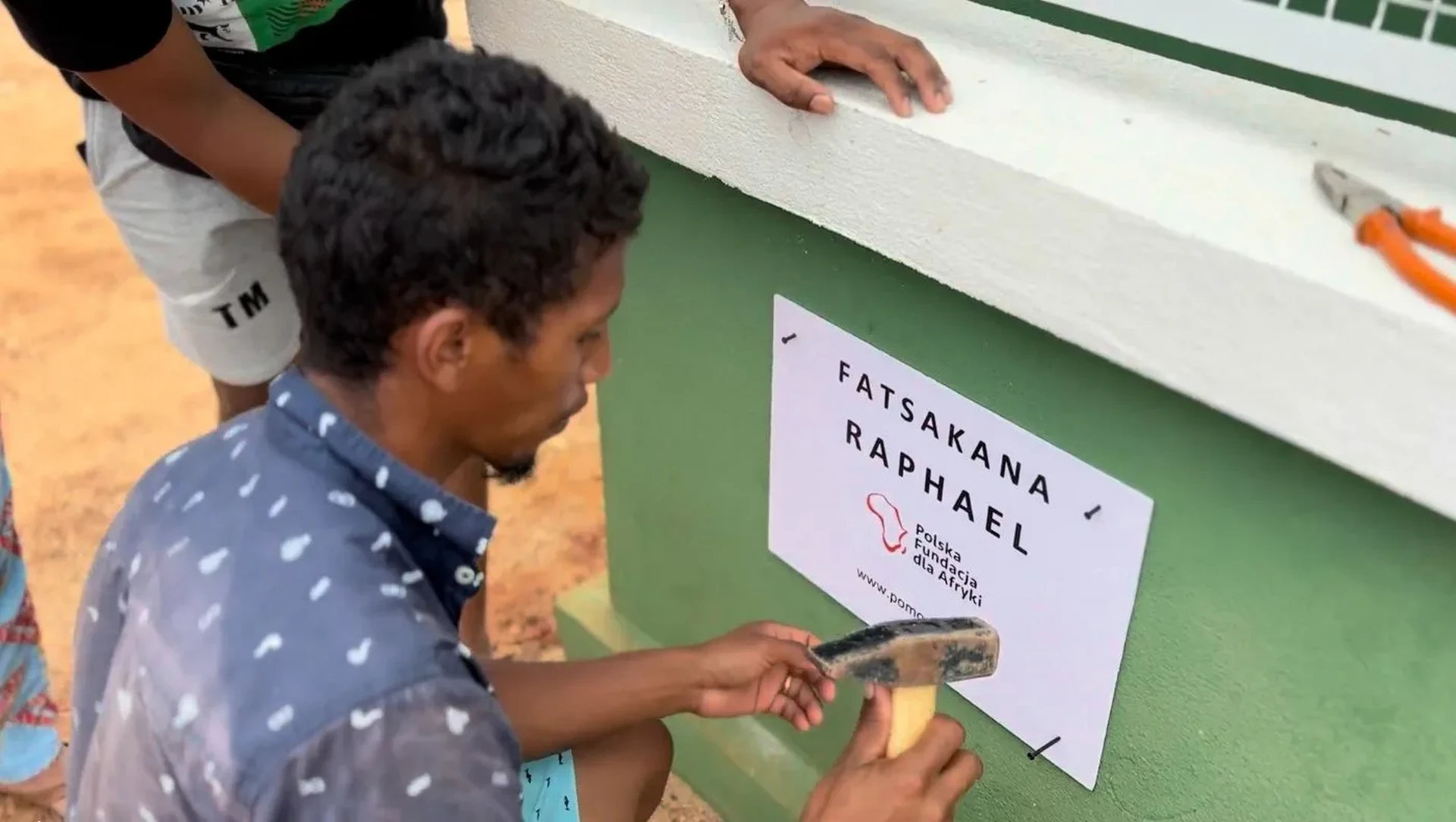 Ufunduj studnię na Madagaskarze